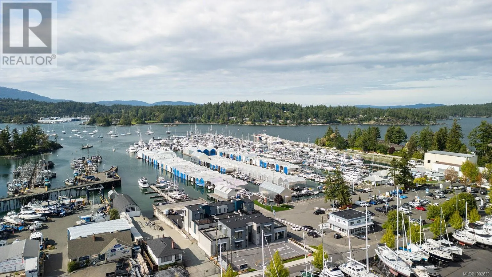 201 2270 Harbour Rd
