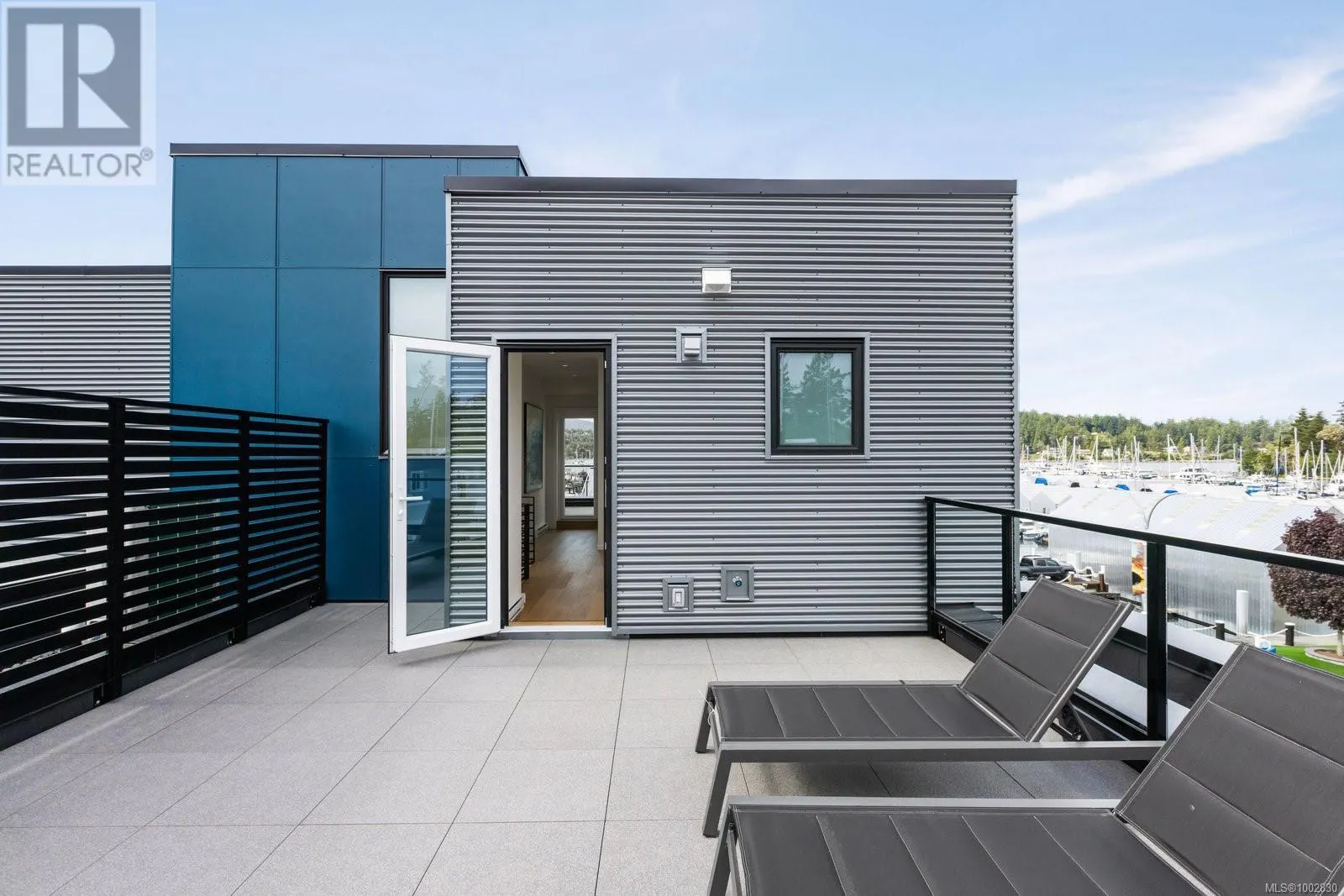 201 2270 Harbour Rd