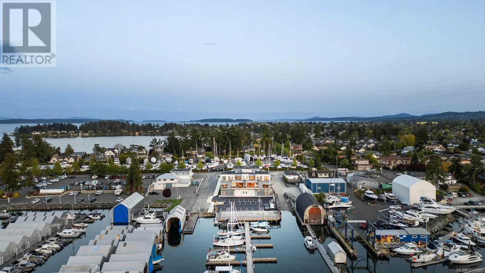 201 2270 Harbour Rd