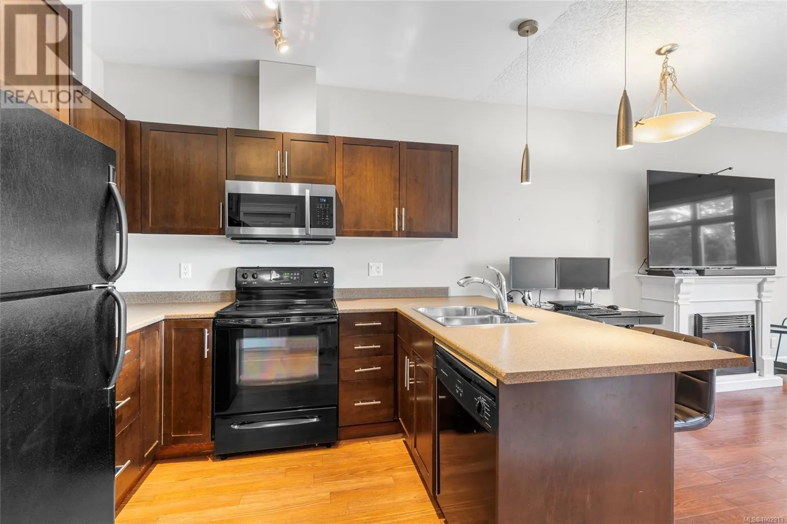407 2220 Sooke Rd