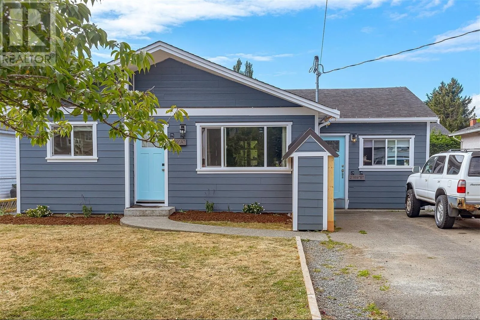 2189A &2189B Amelia Ave