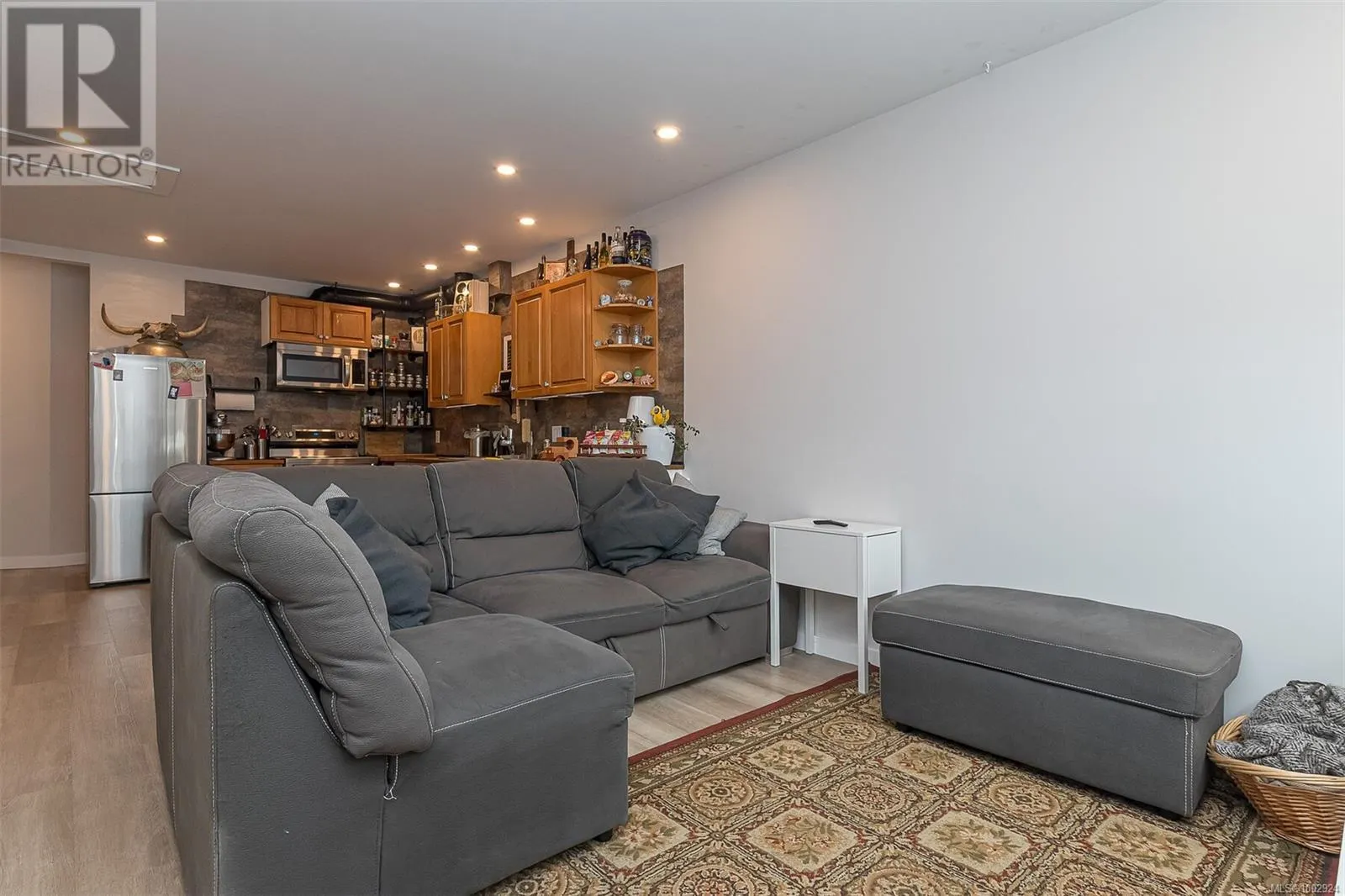 2189A &2189B Amelia Ave
