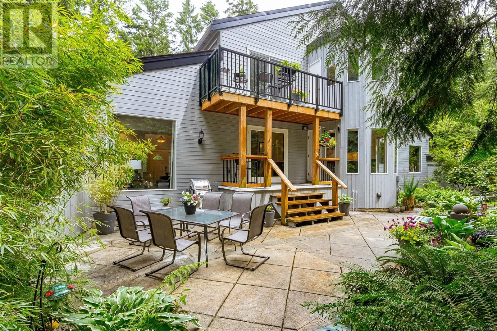 885 Falkirk Ave