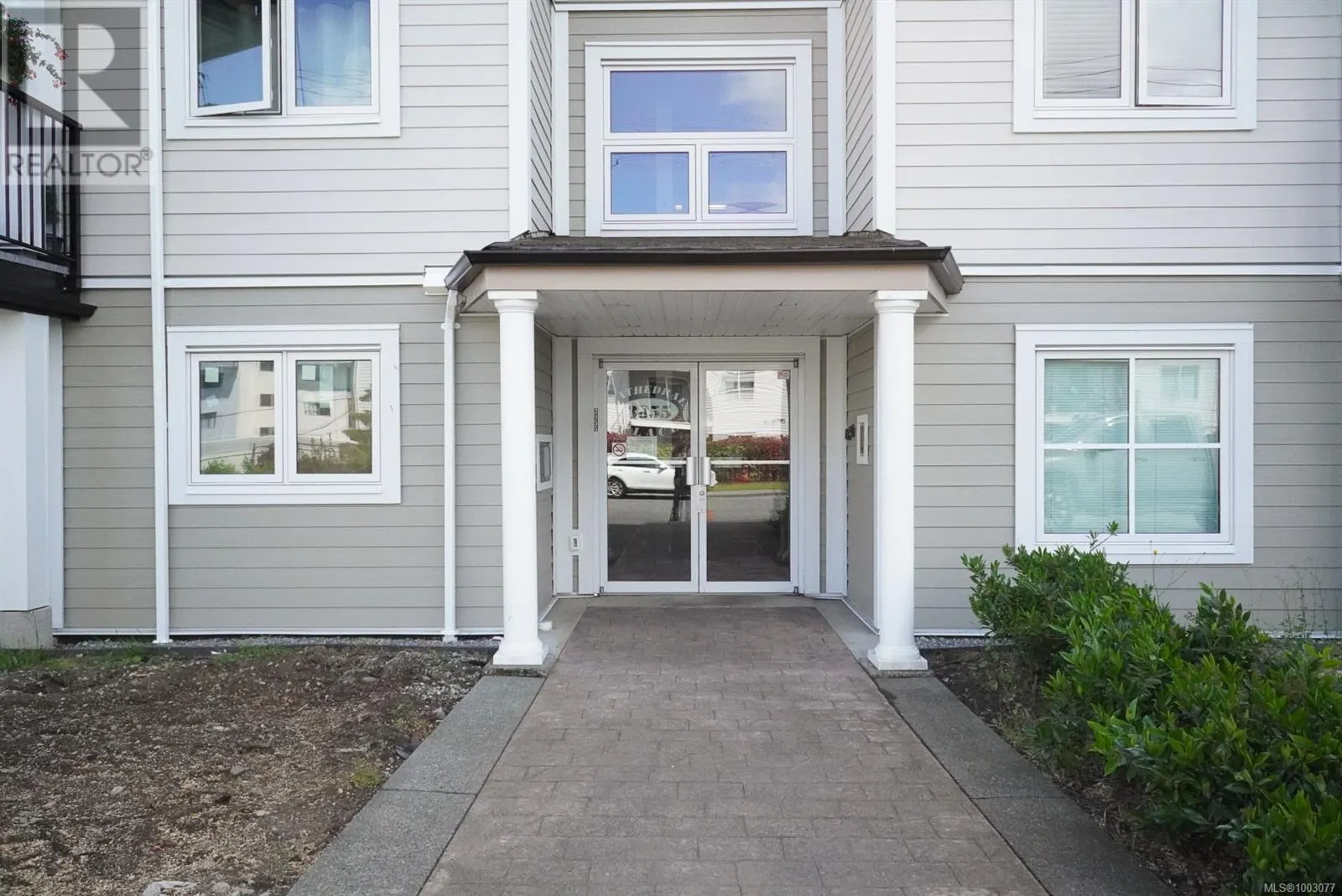 301 3855 11th Ave