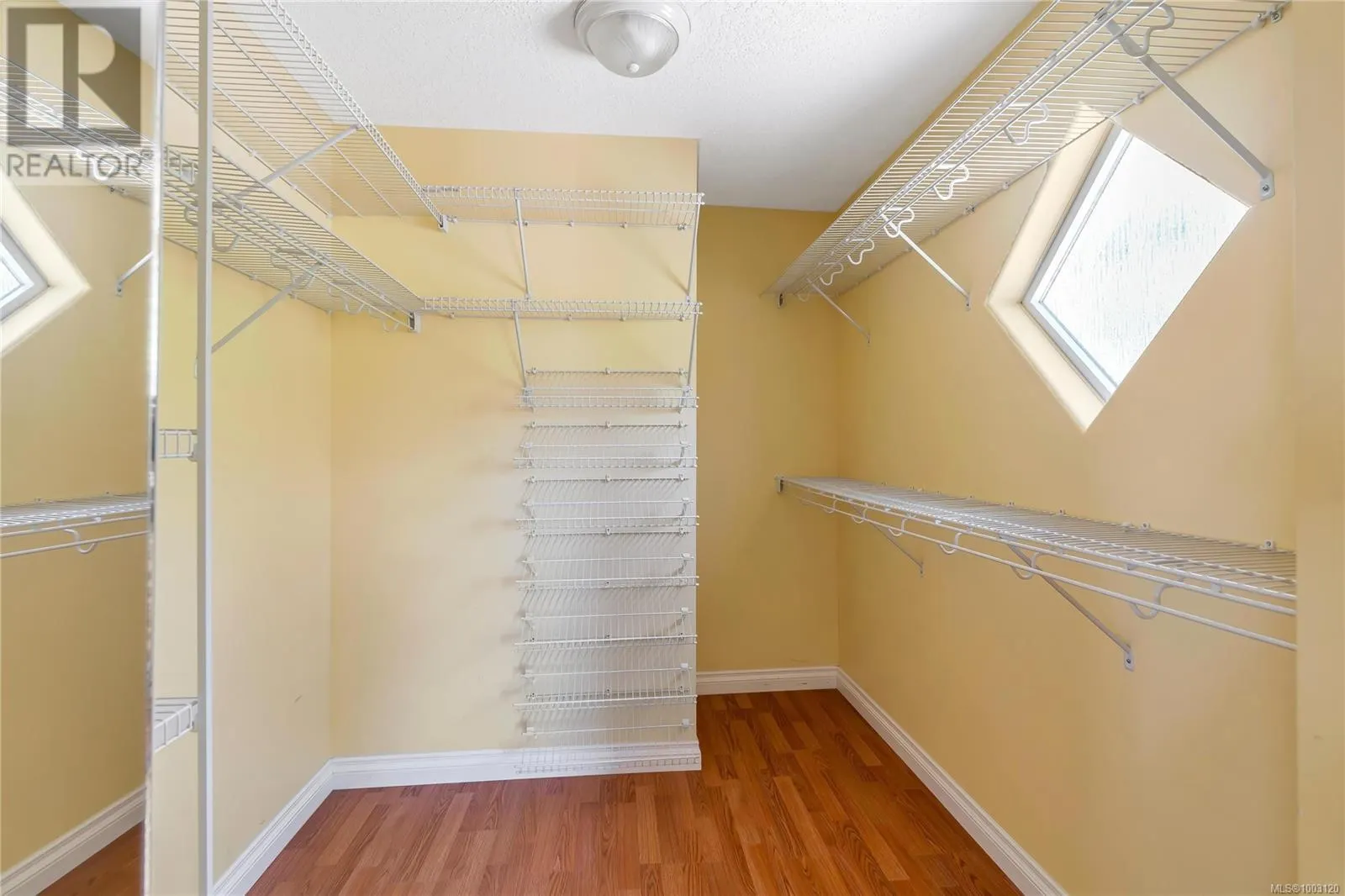 3352 Ravenwood Rd