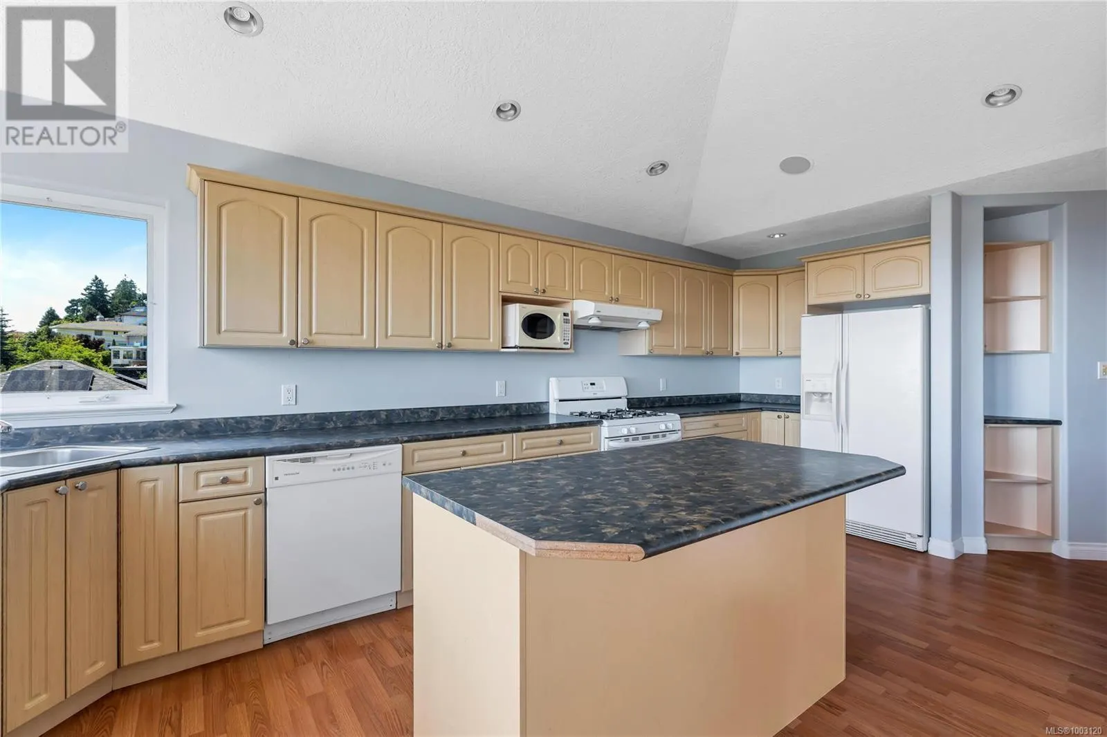 3352 Ravenwood Rd