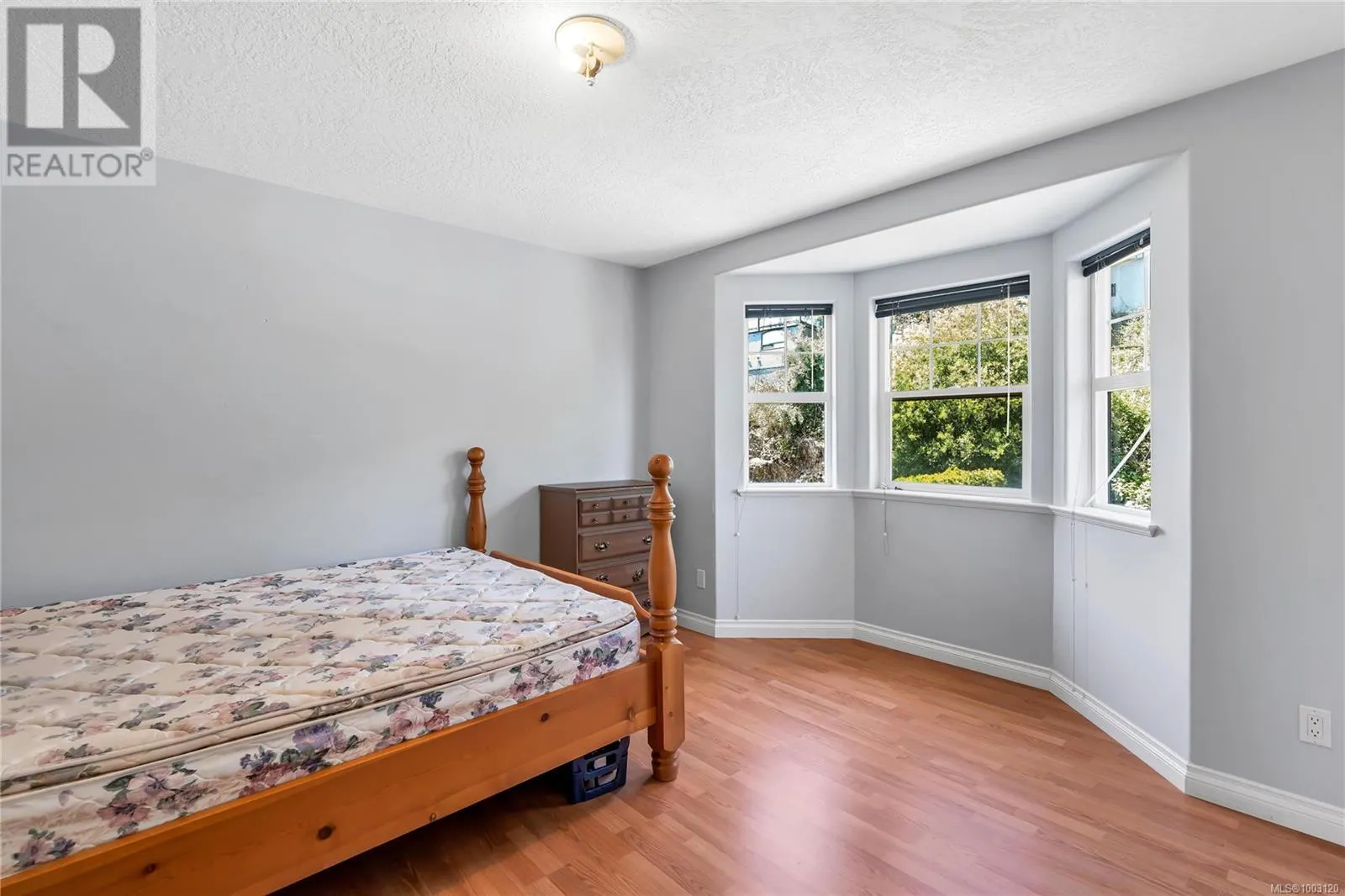 3352 Ravenwood Rd