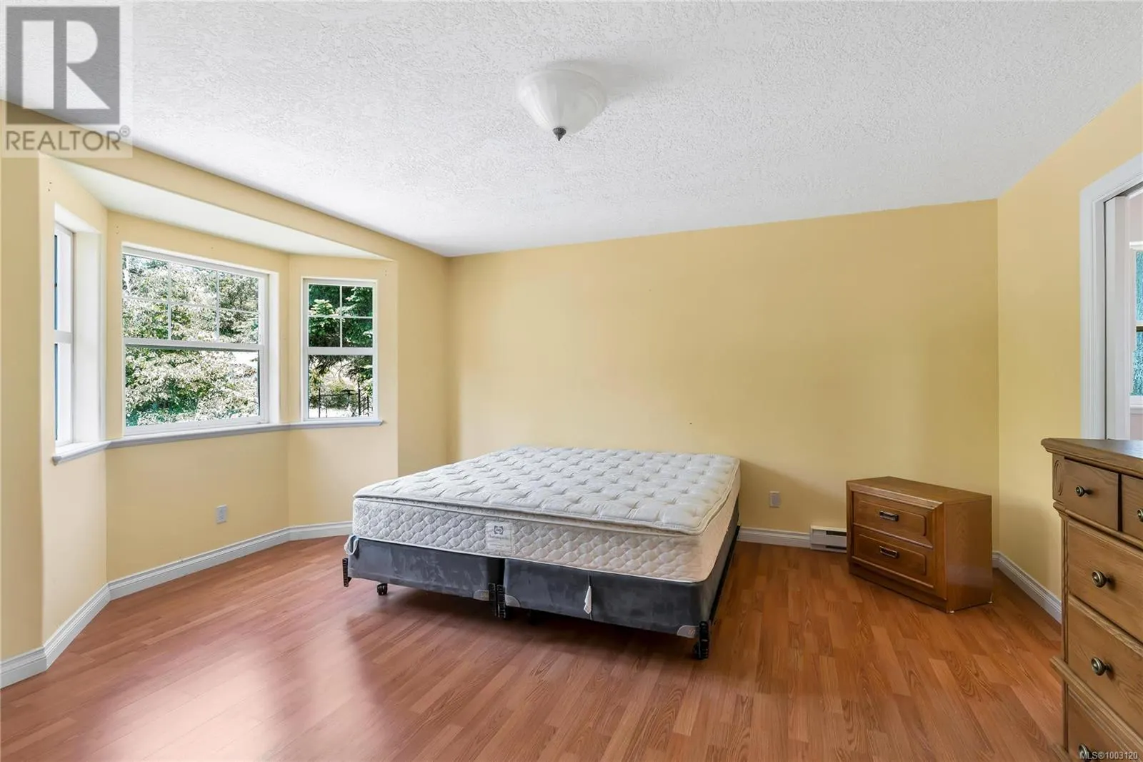 3352 Ravenwood Rd