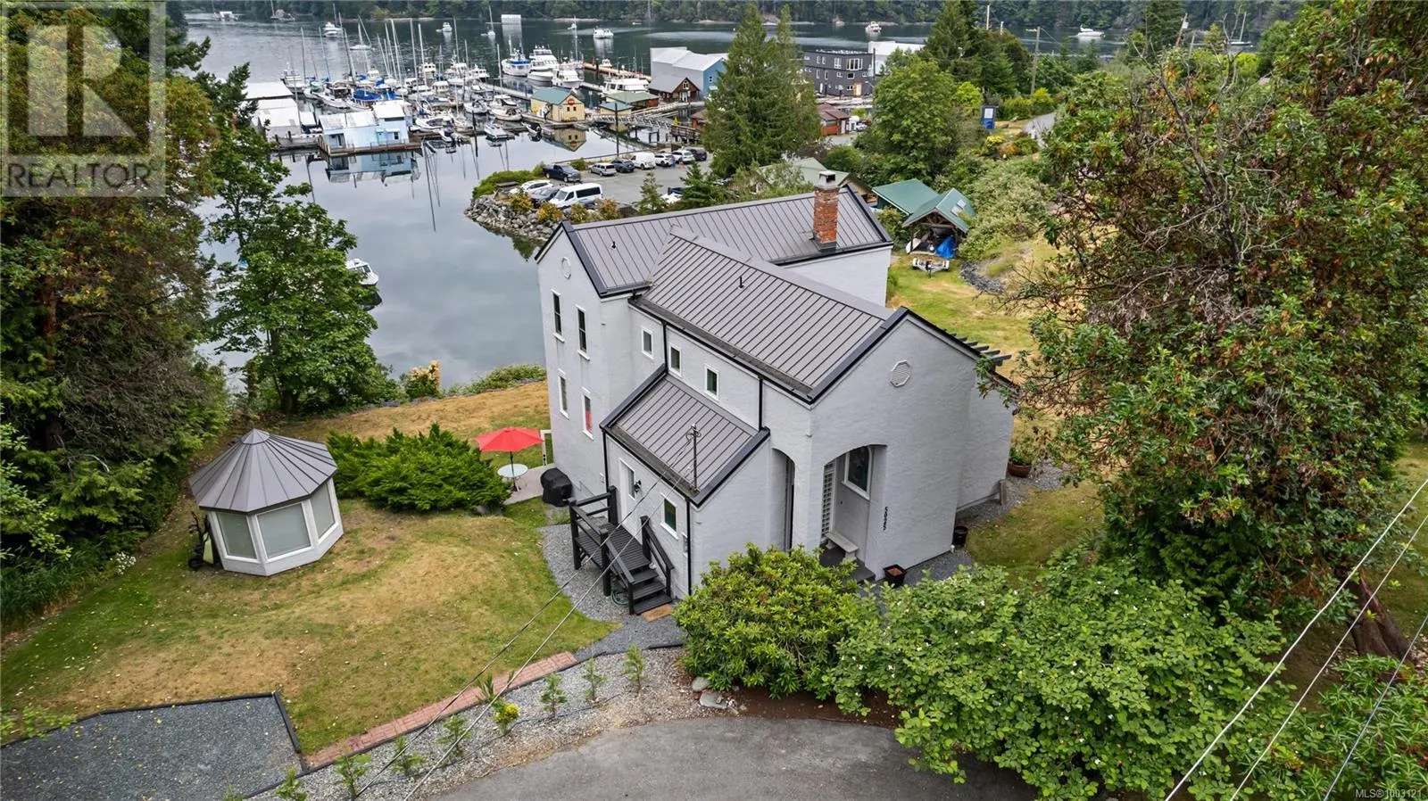 5025 Genoa Bay Rd