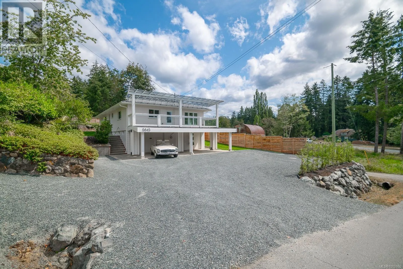 5843 Strathcona St
