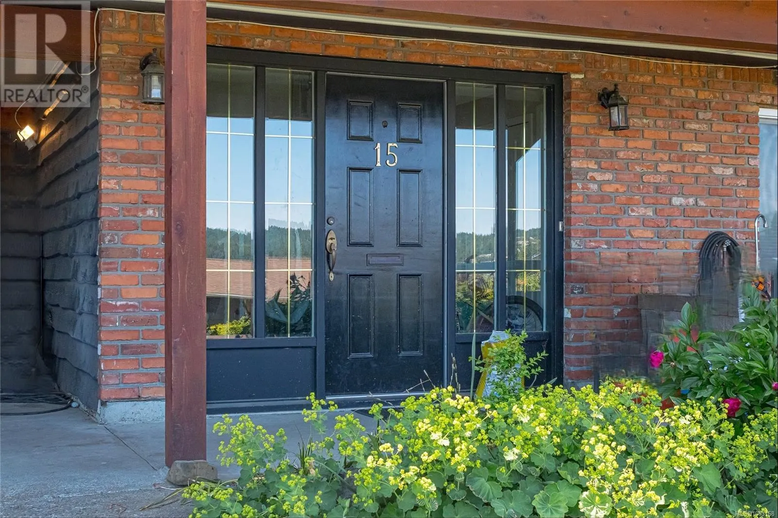 15 Cilaire Dr
