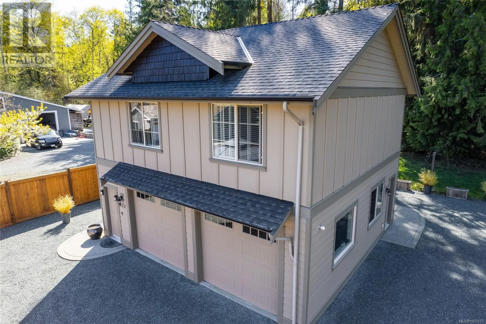 423 Craig St