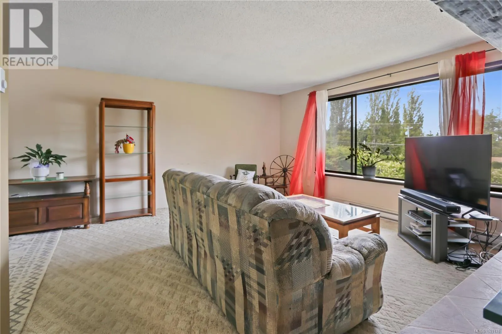 7361 Lynn Dr