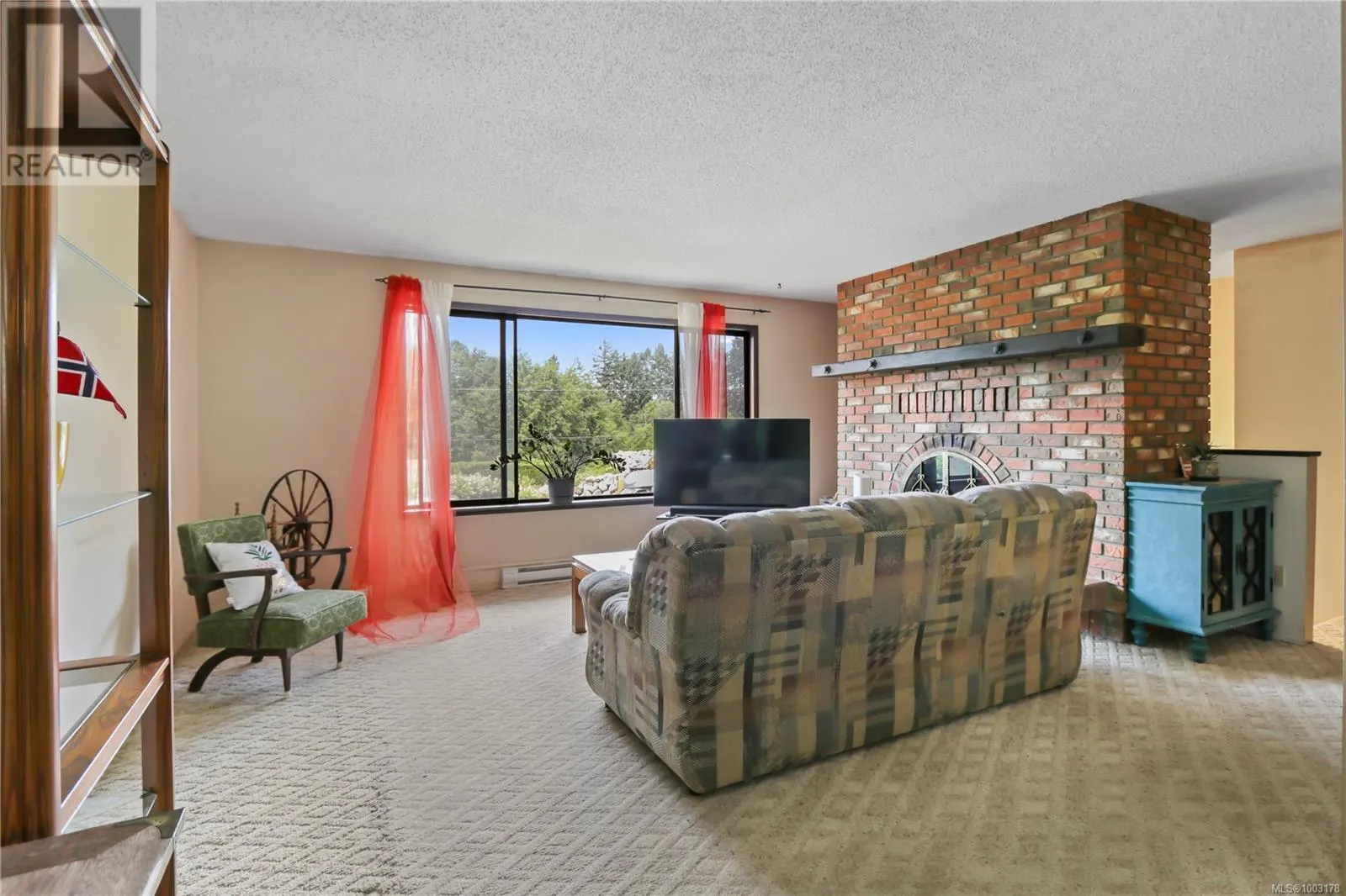 7361 Lynn Dr