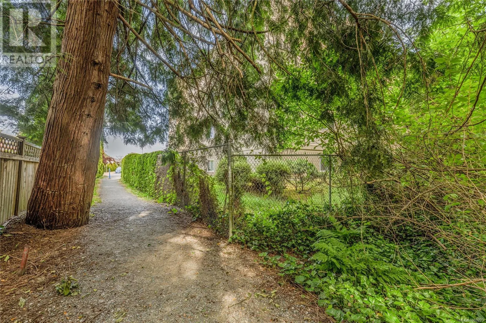 407 1187 Seafield Cres