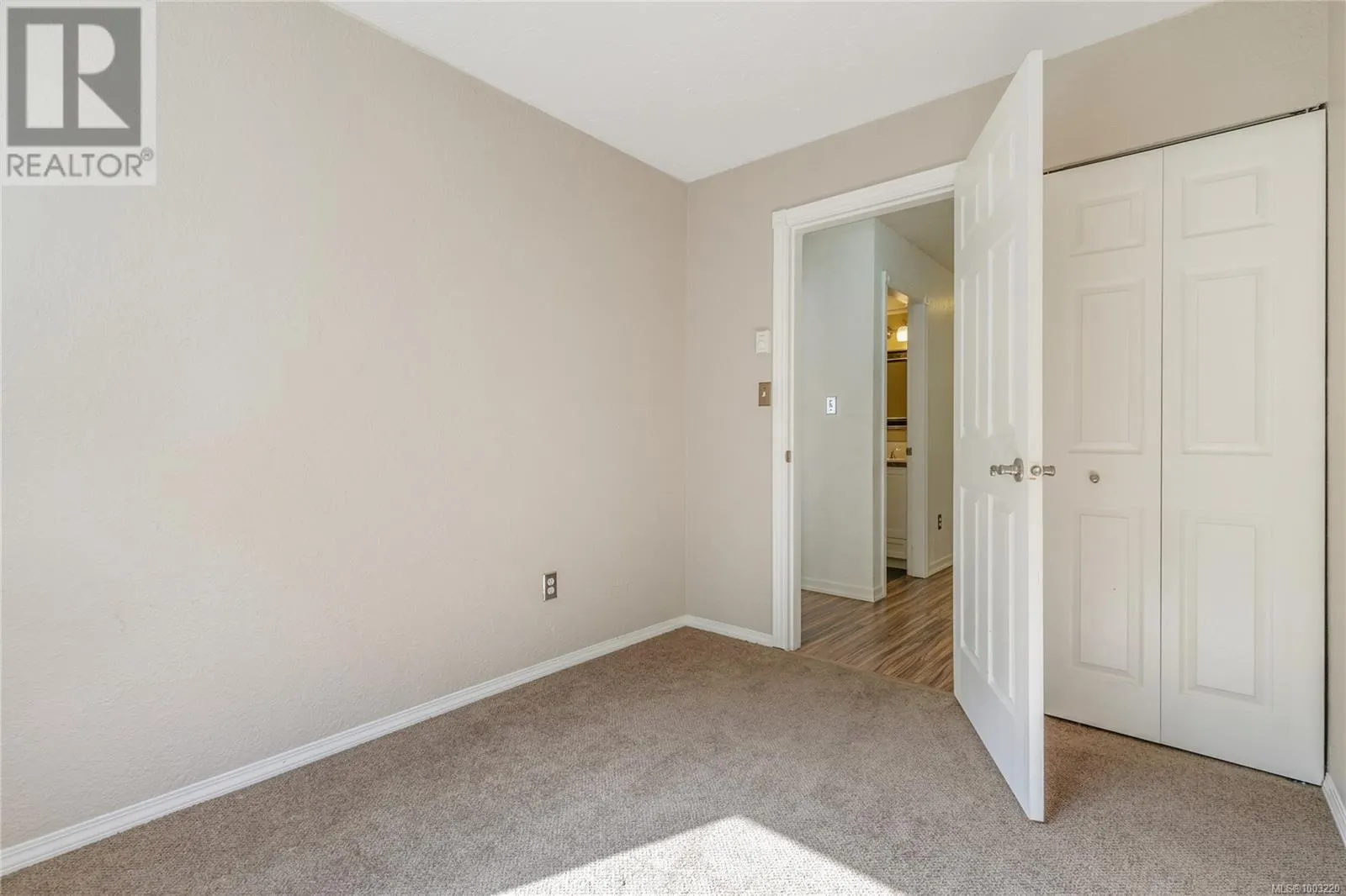 407 1187 Seafield Cres
