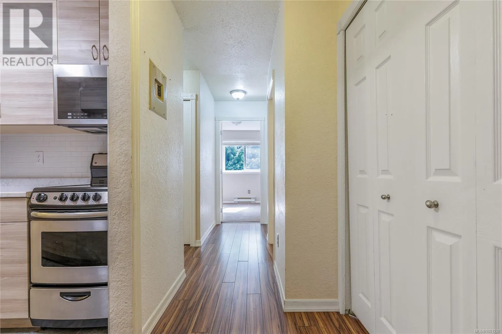 407 1187 Seafield Cres