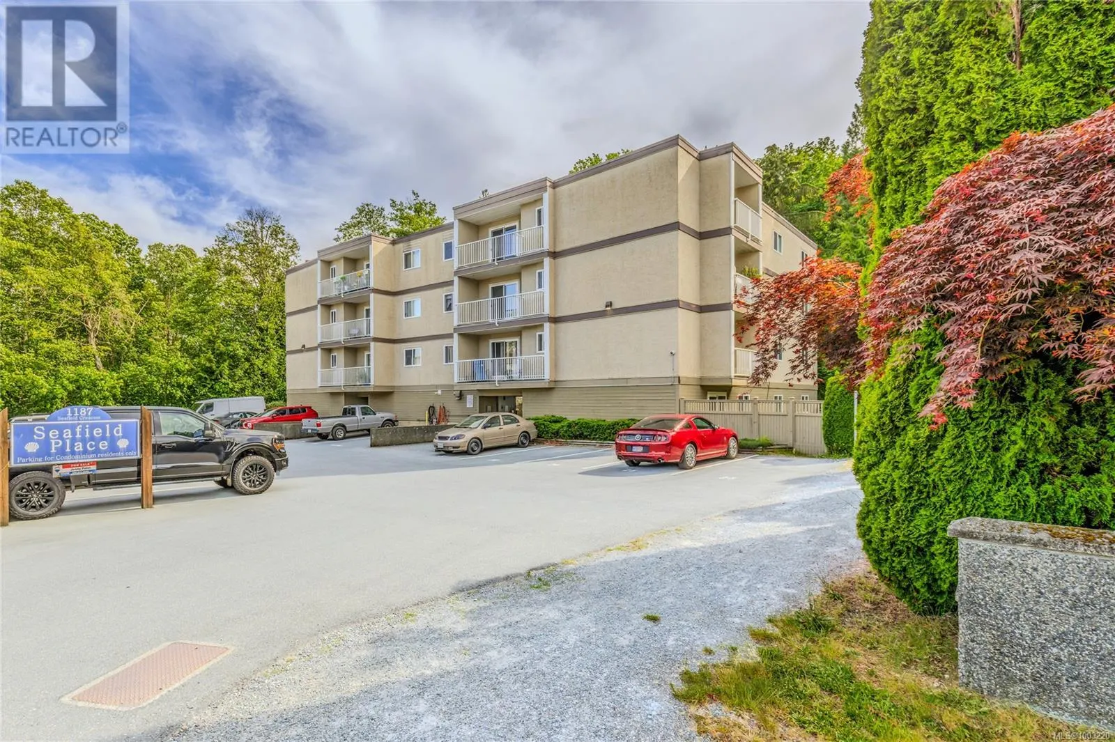 407 1187 Seafield Cres