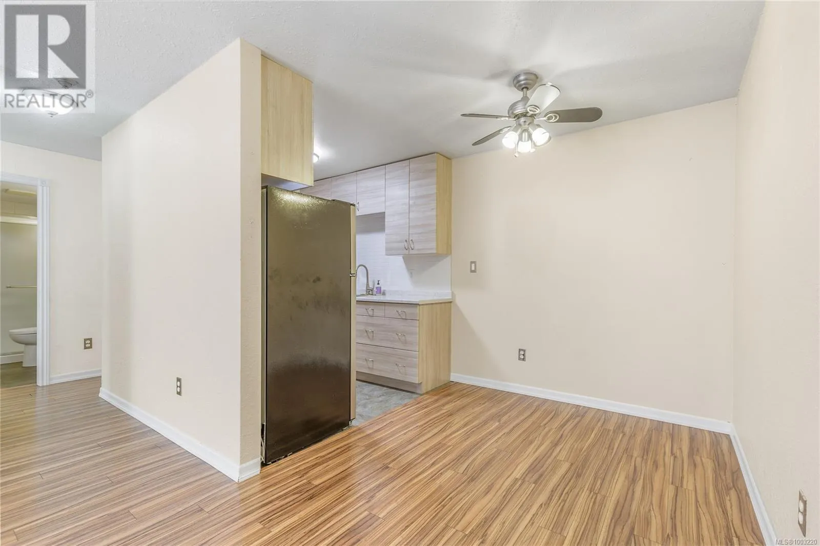 407 1187 Seafield Cres