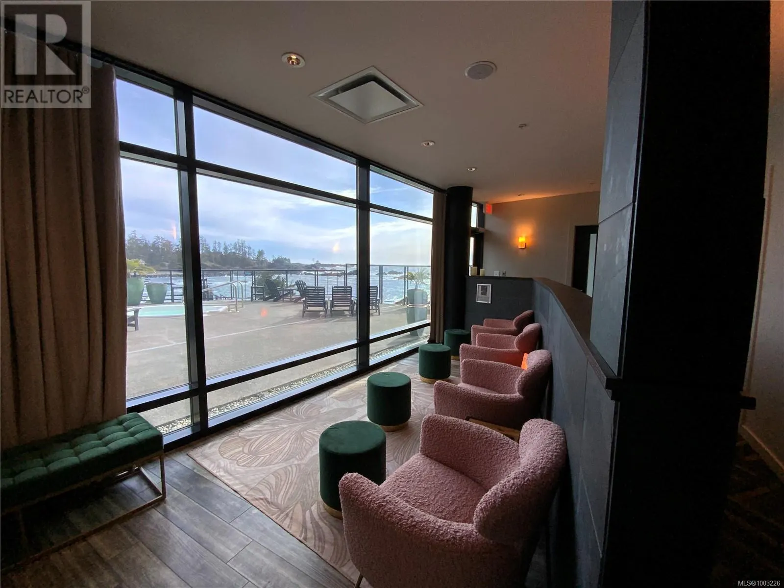 1104 596 Marine Dr