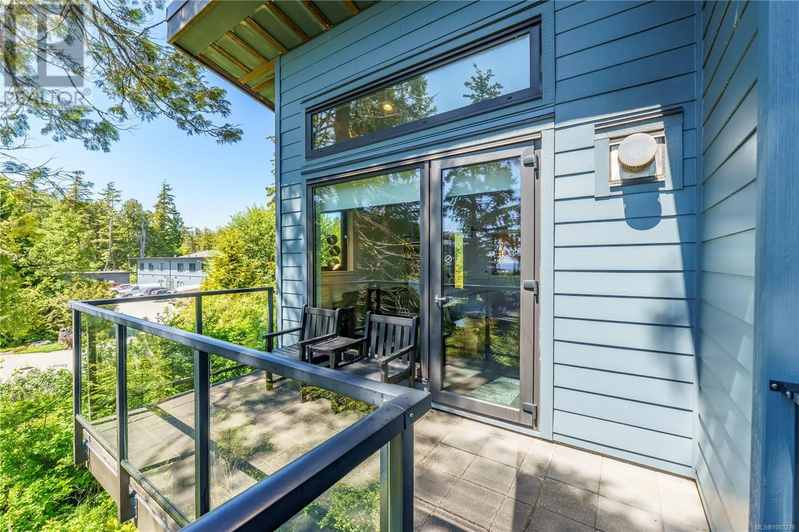 1104 596 Marine Dr