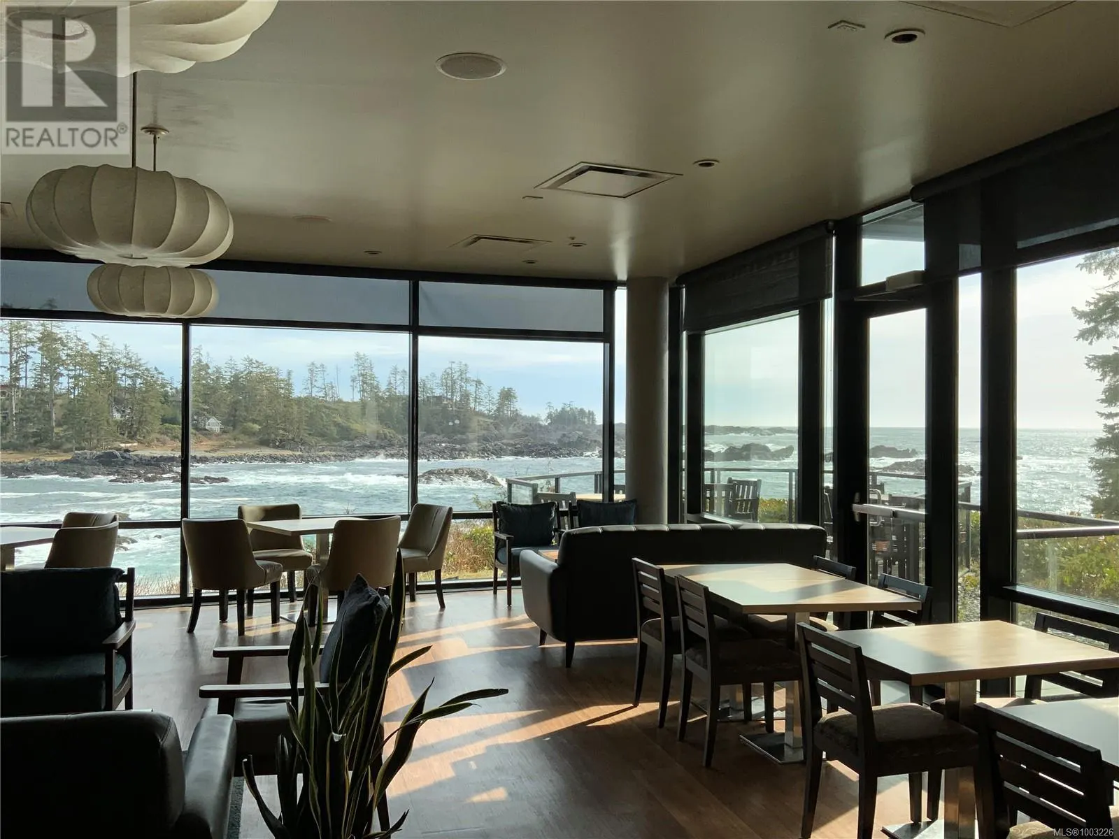 1104 596 Marine Dr