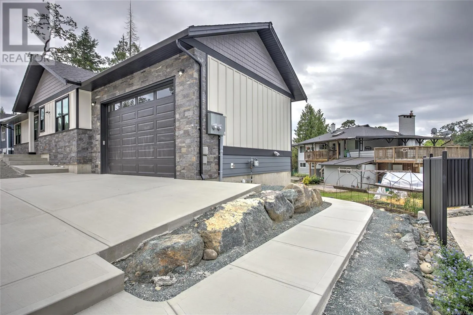 2036 Oakhill Pl