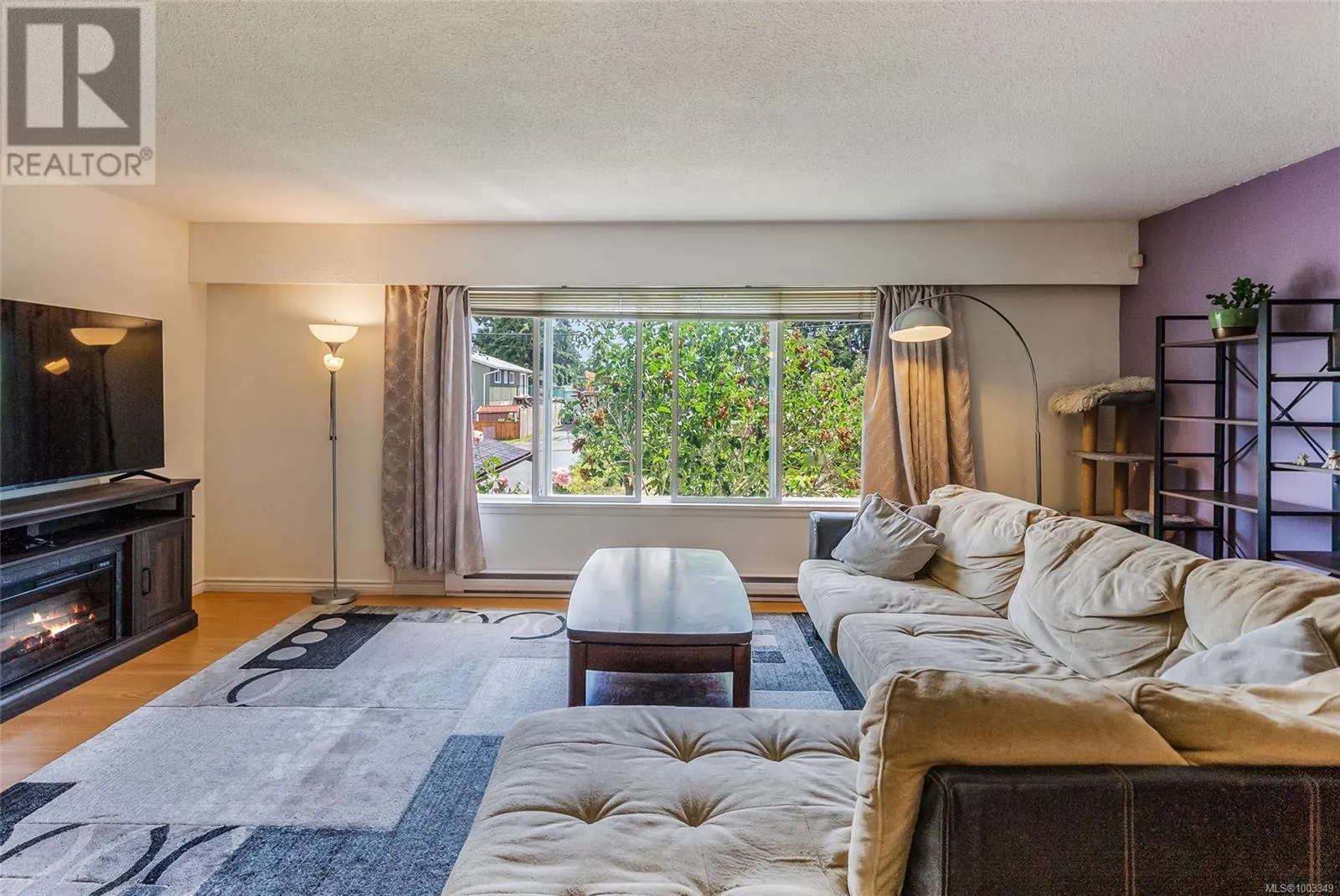186 Acacia Ave