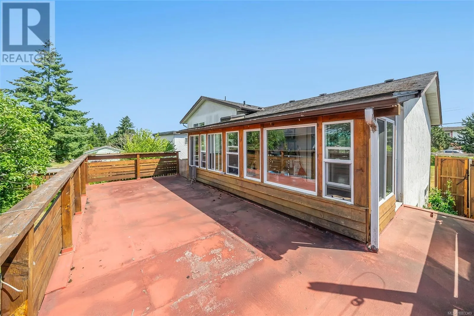 186 Acacia Ave