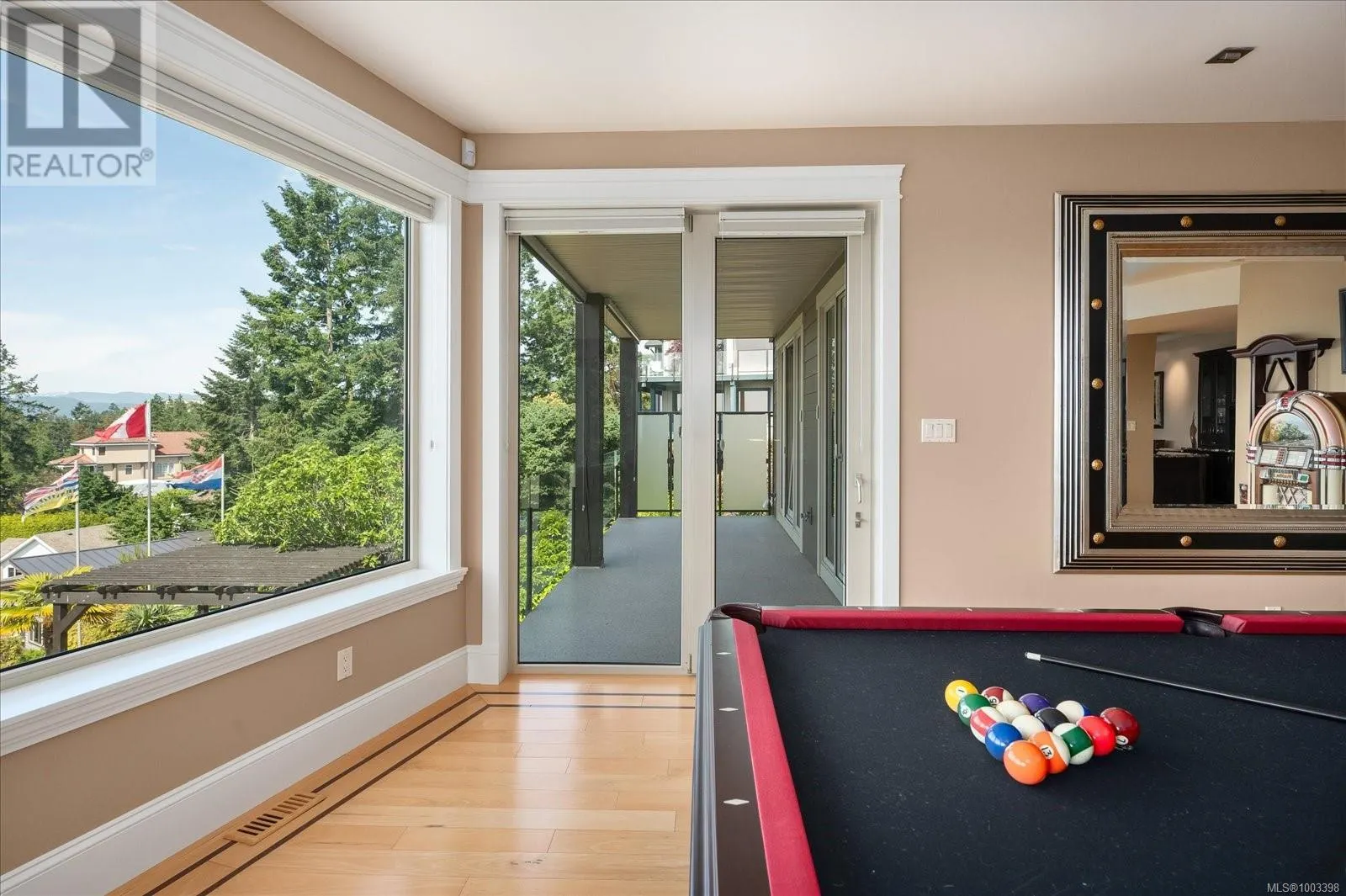 130 Canterbury Cres