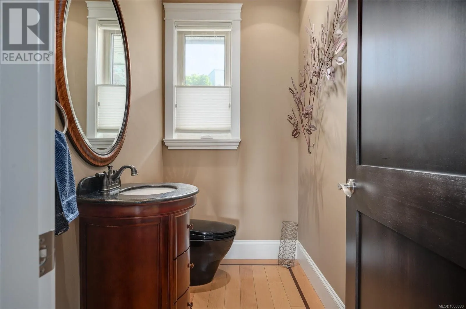 130 Canterbury Cres