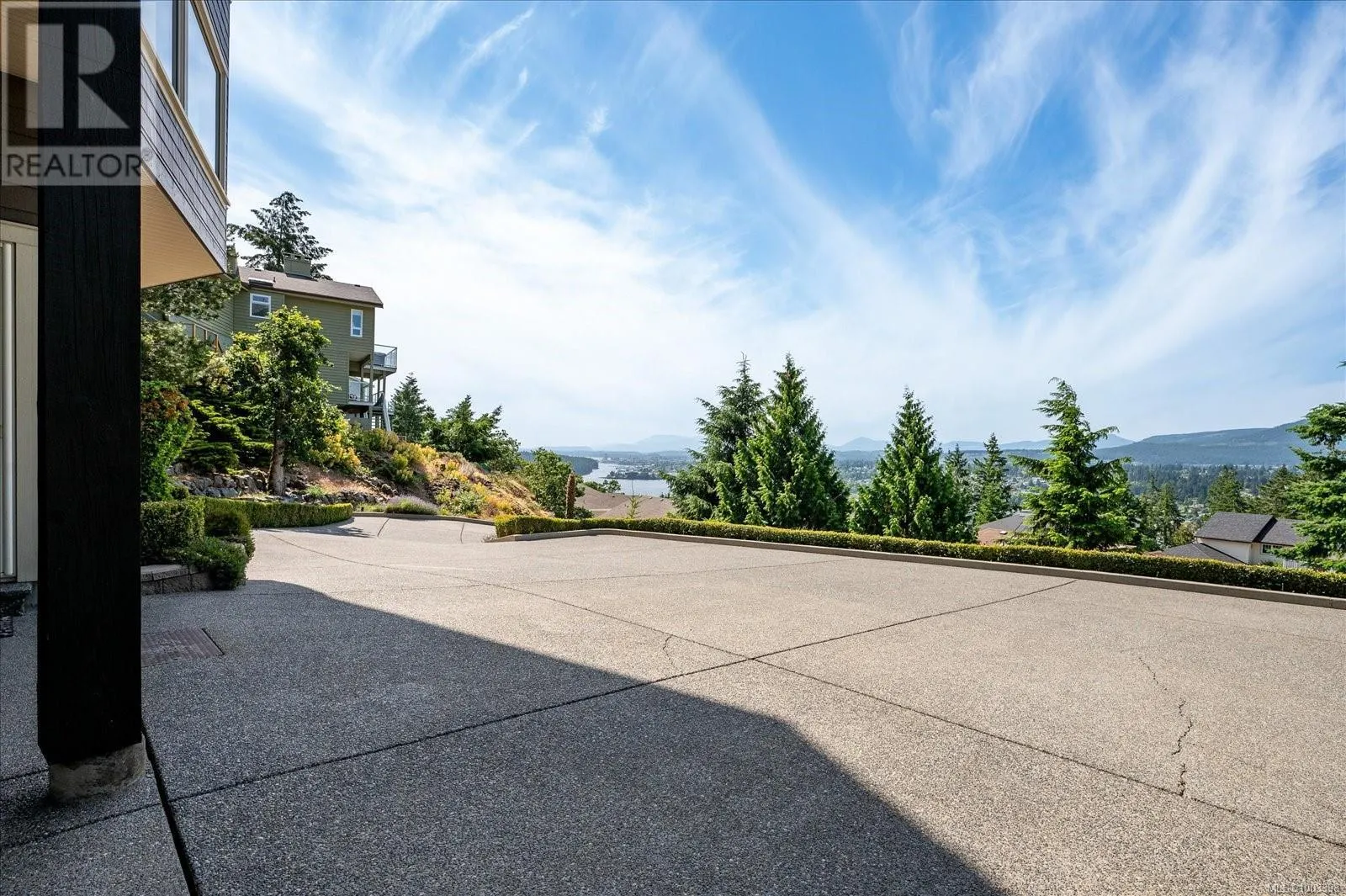 130 Canterbury Cres