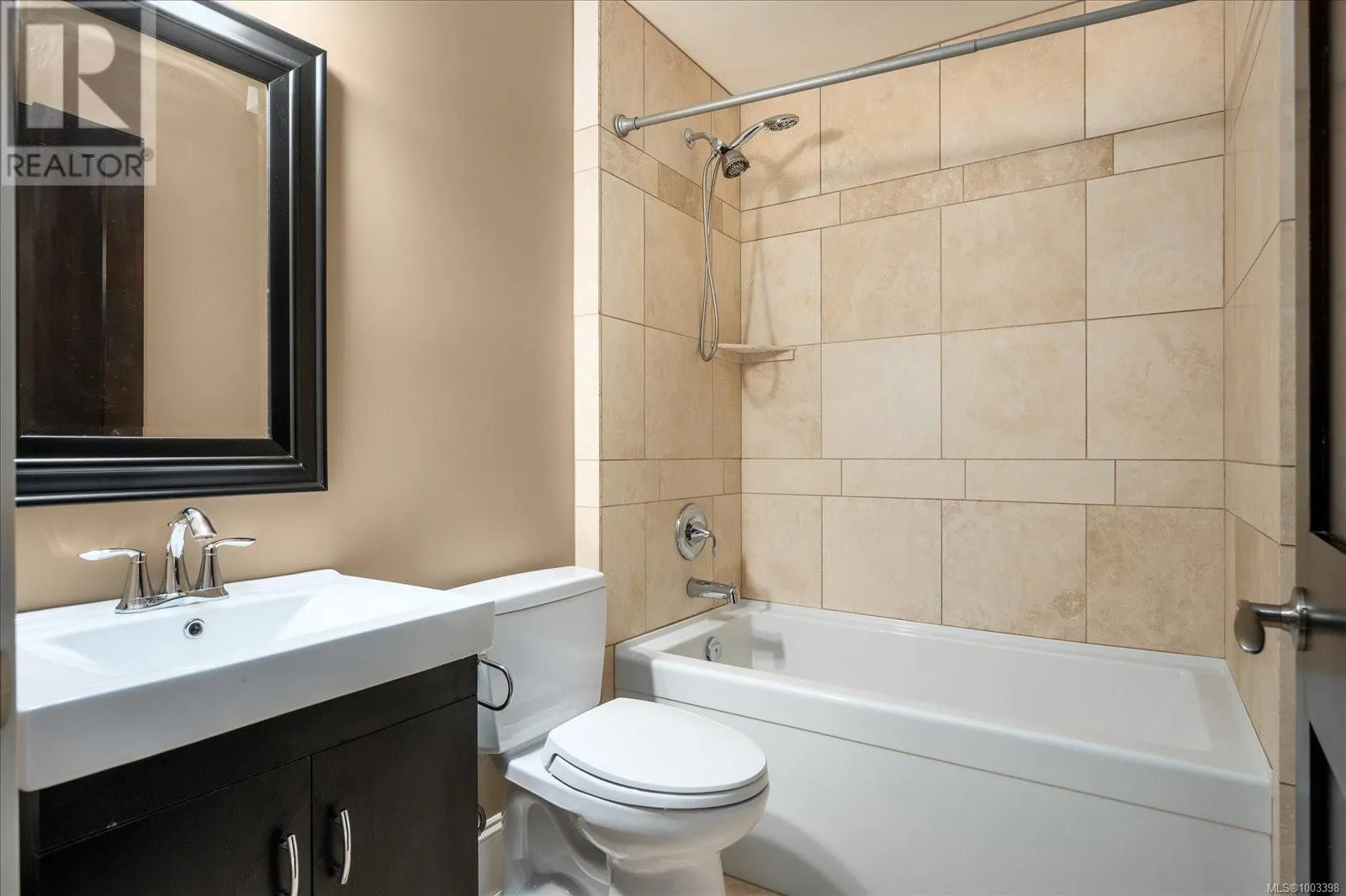 130 Canterbury Cres
