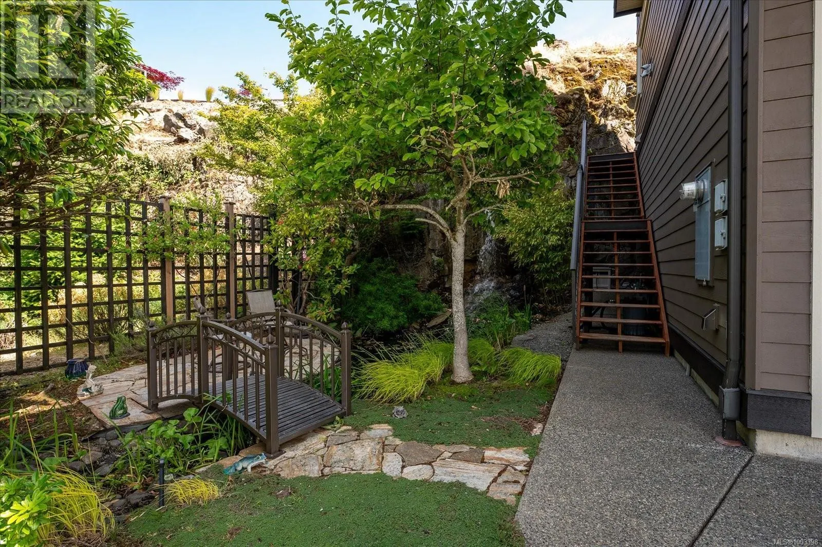 130 Canterbury Cres