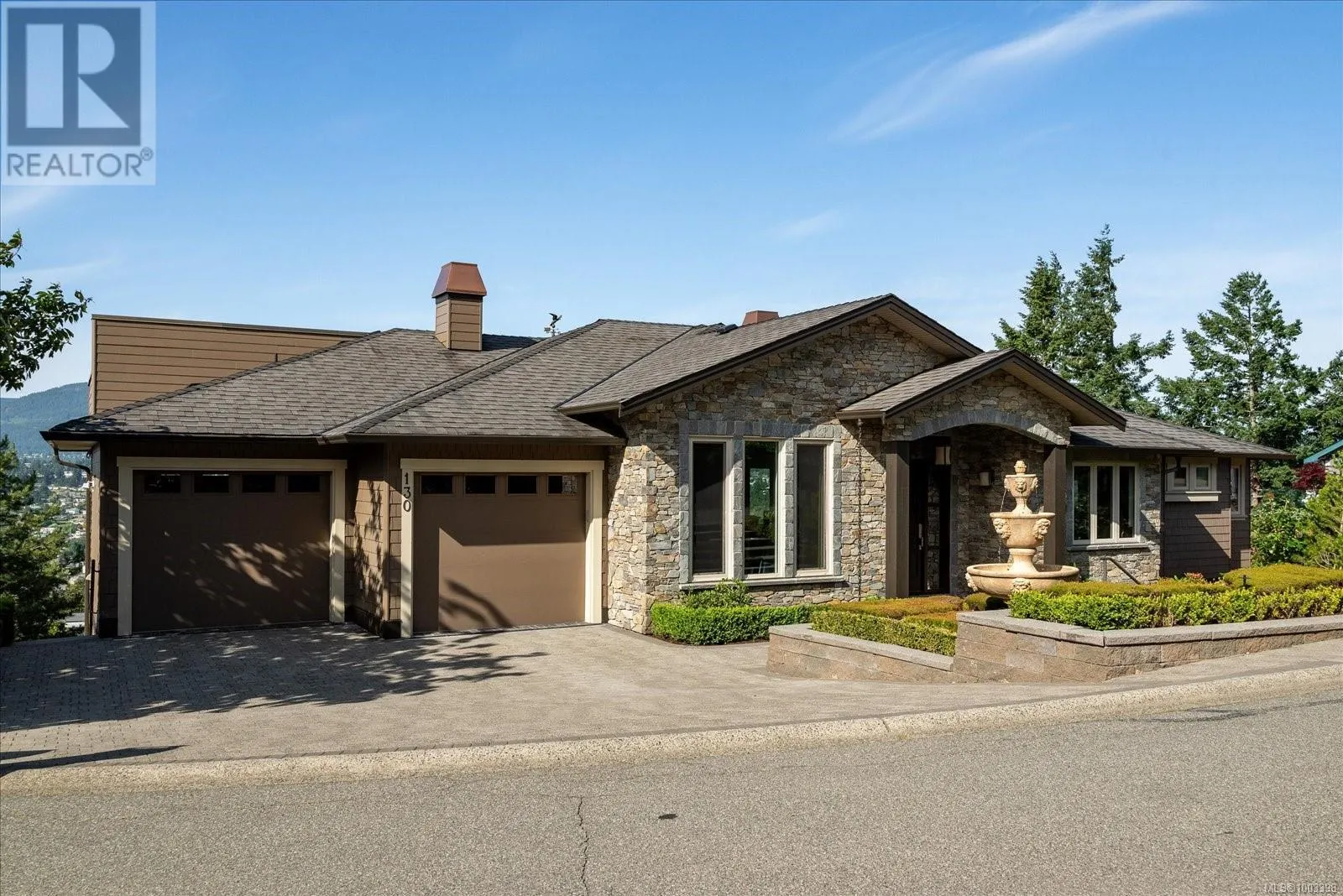 130 Canterbury Cres