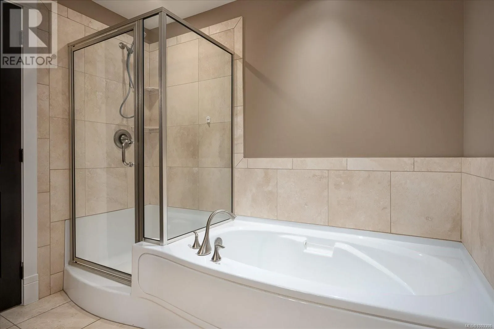 130 Canterbury Cres