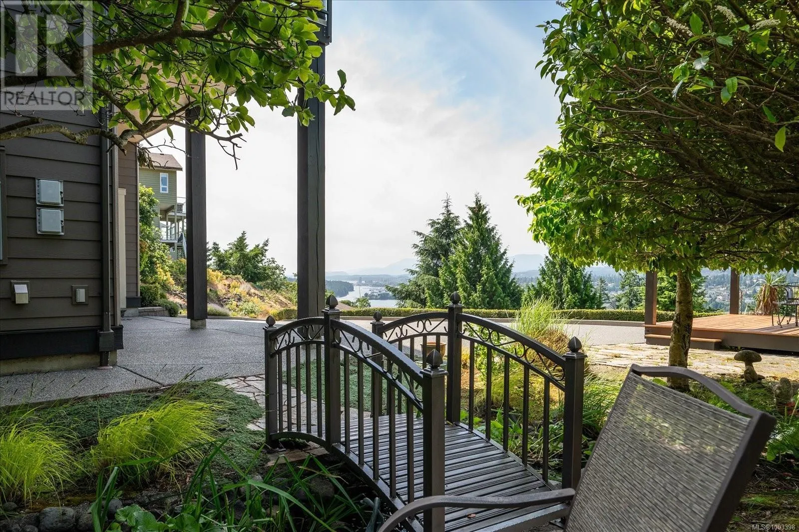 130 Canterbury Cres