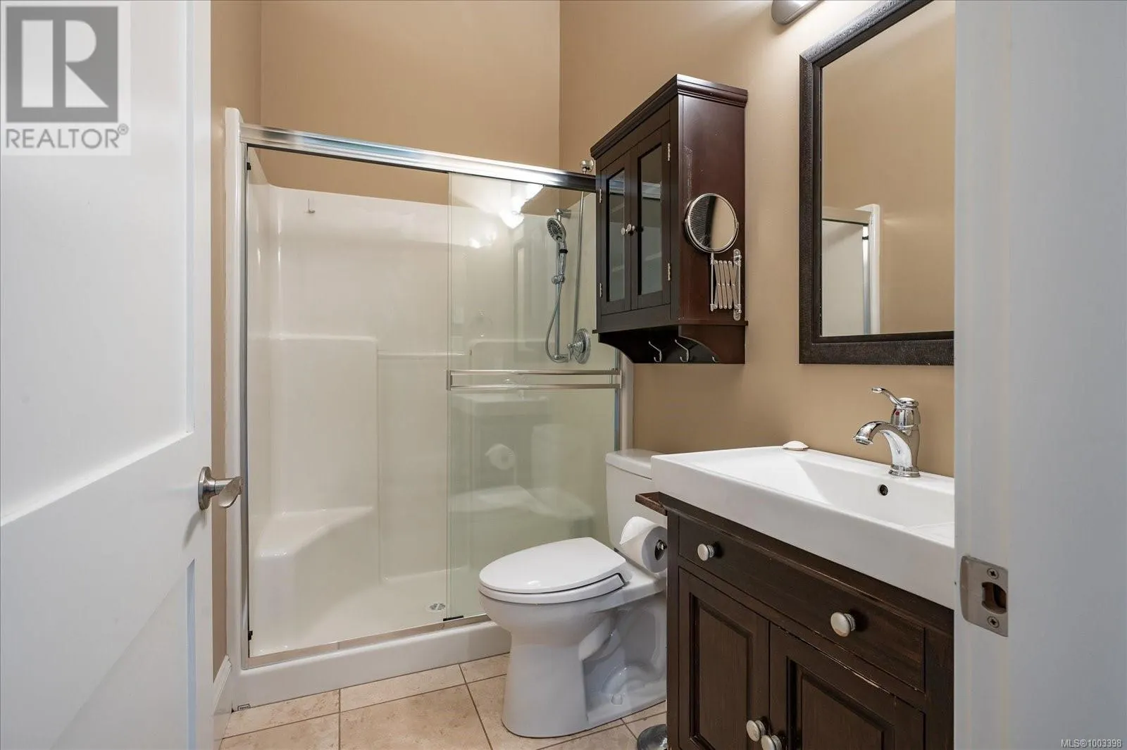 130 Canterbury Cres