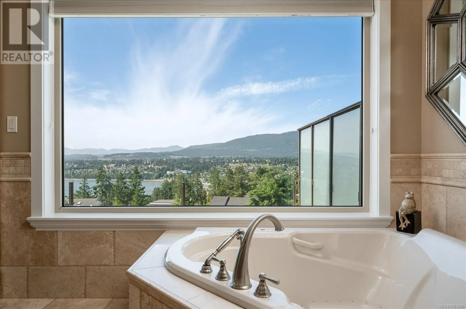 130 Canterbury Cres