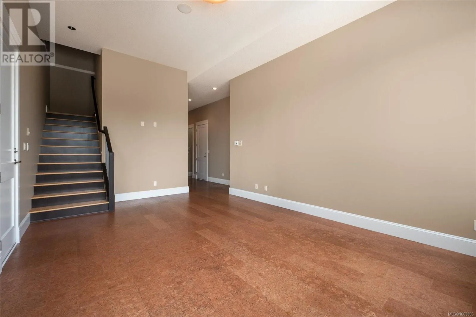 130 Canterbury Cres