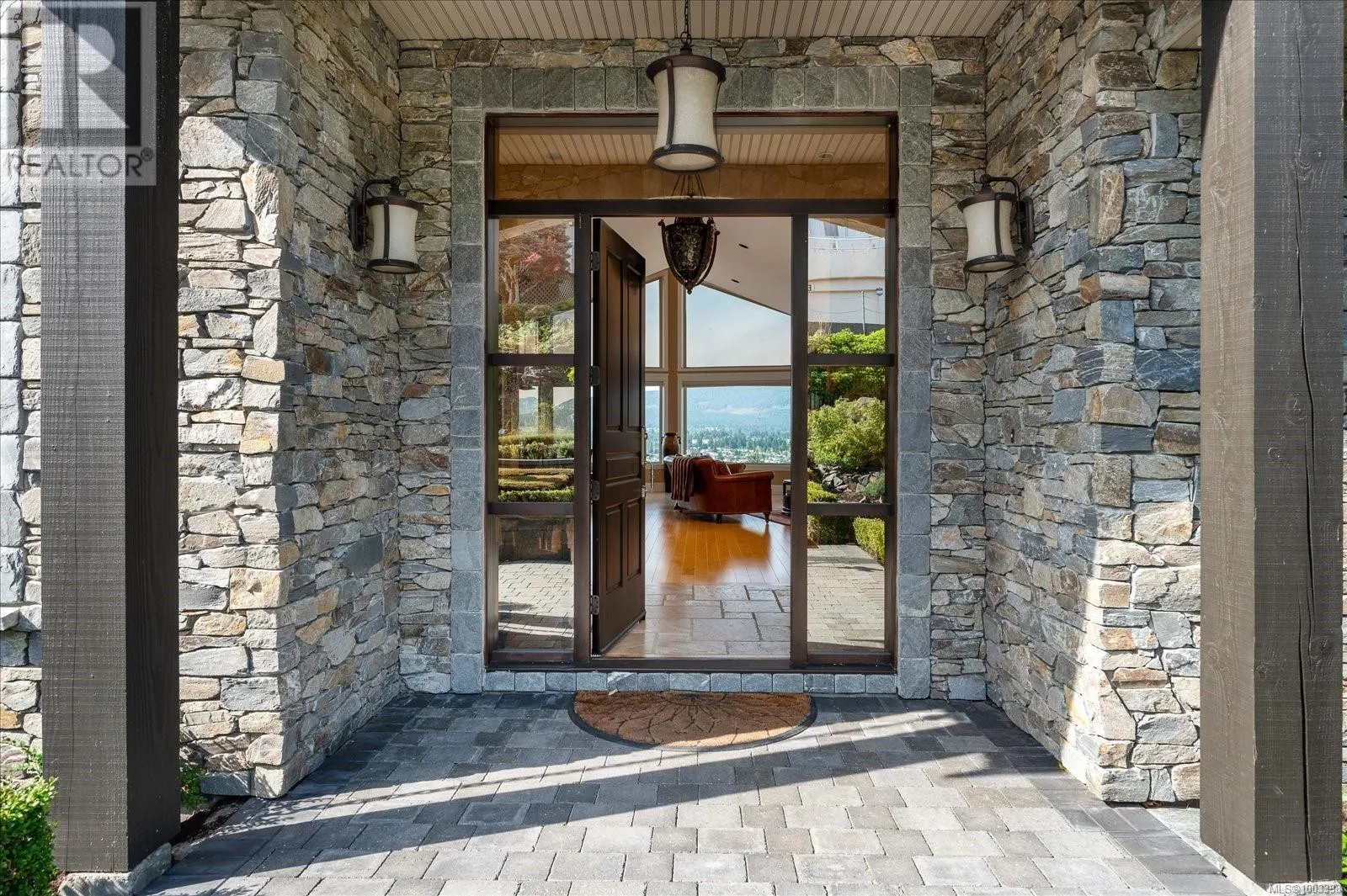 130 Canterbury Cres
