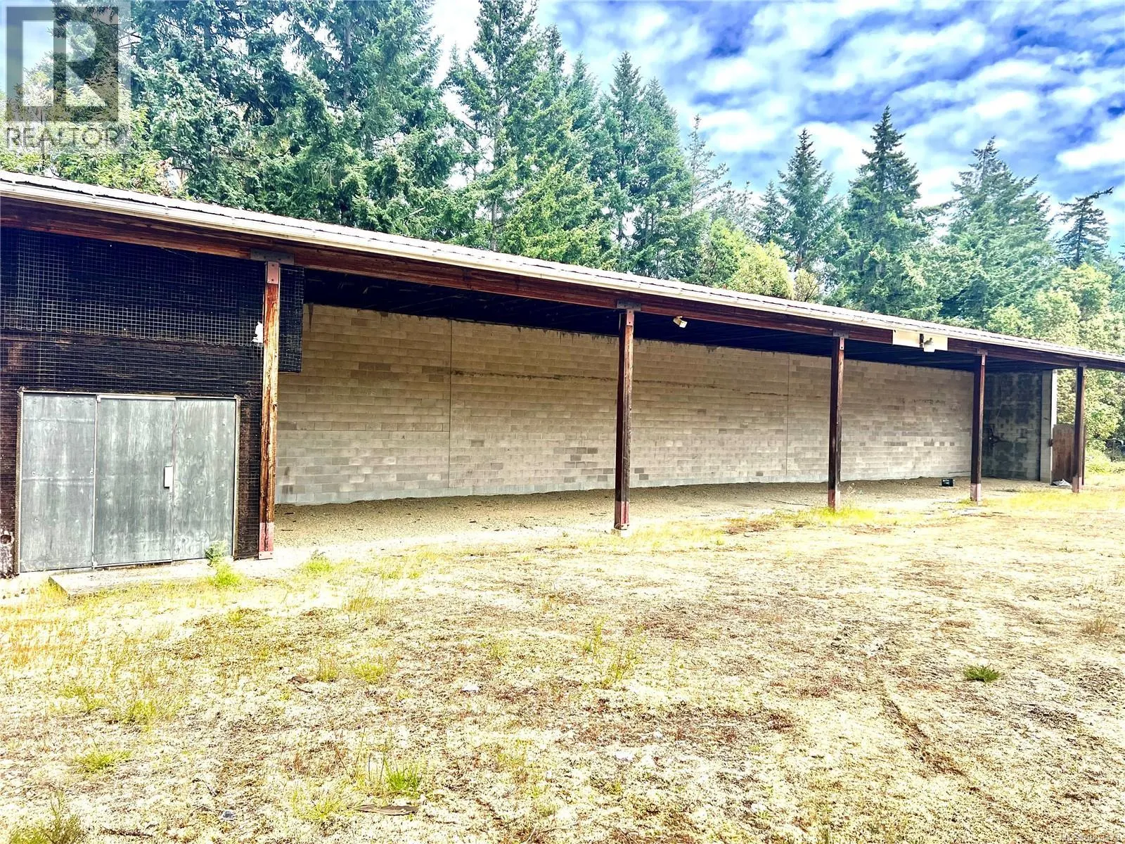 1100 Island Hwy E