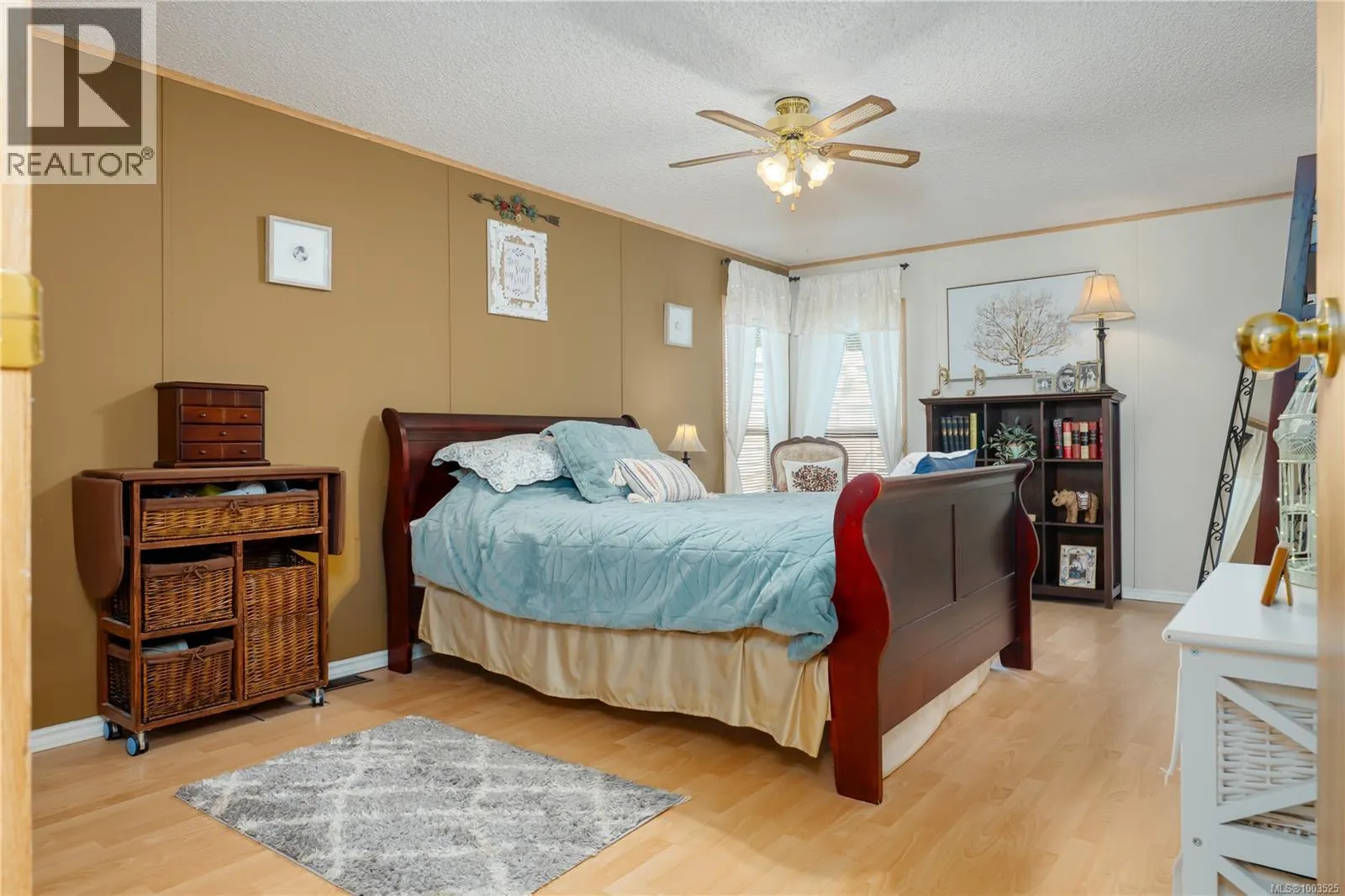12 6245 Metral Dr