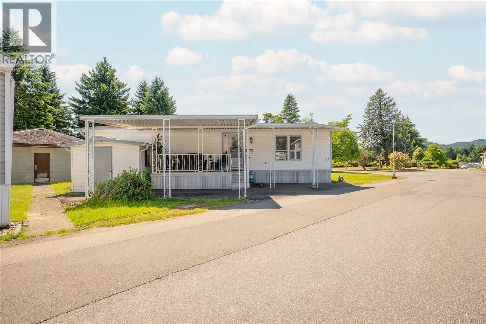 12 6245 Metral Dr