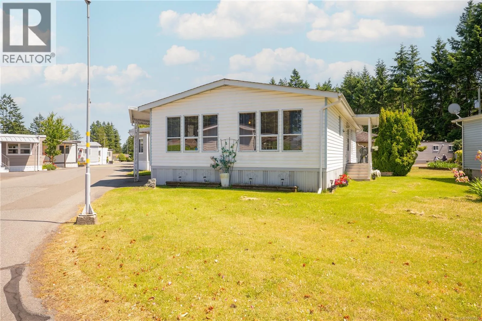 12 6245 Metral Dr