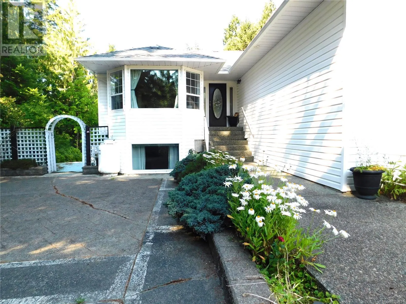 5084 Arden Rd