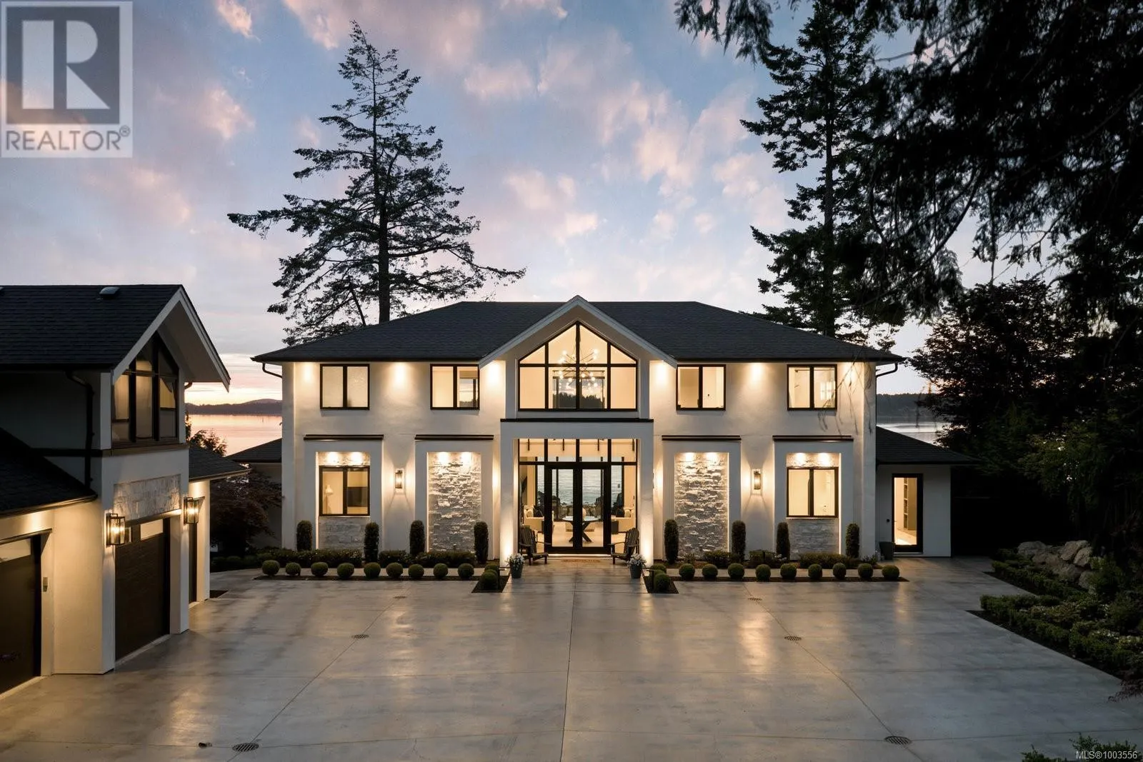 8425 Lochside Dr