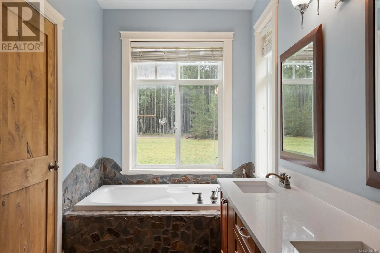 838 Rivers Edge Dr