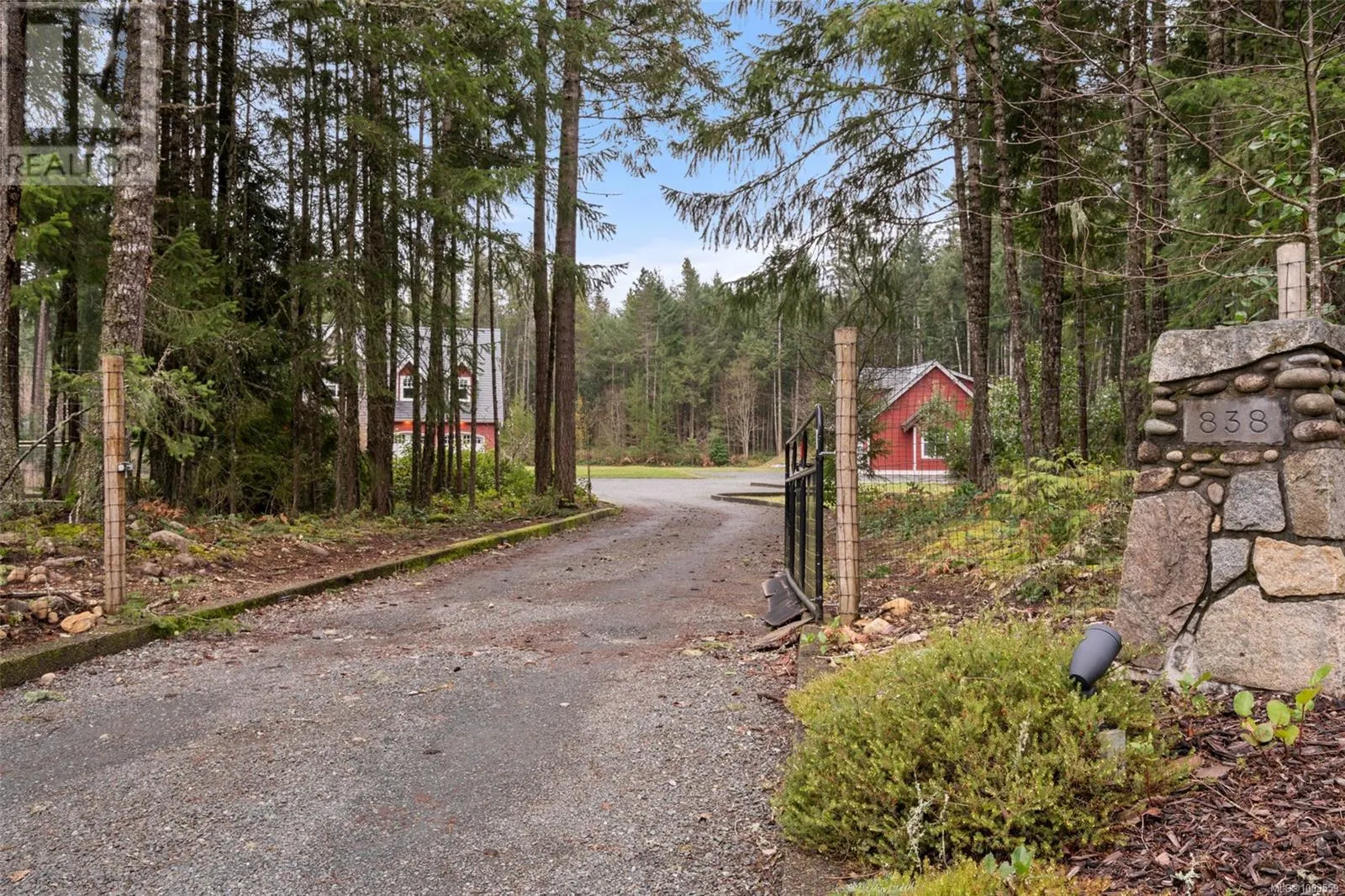 838 Rivers Edge Dr