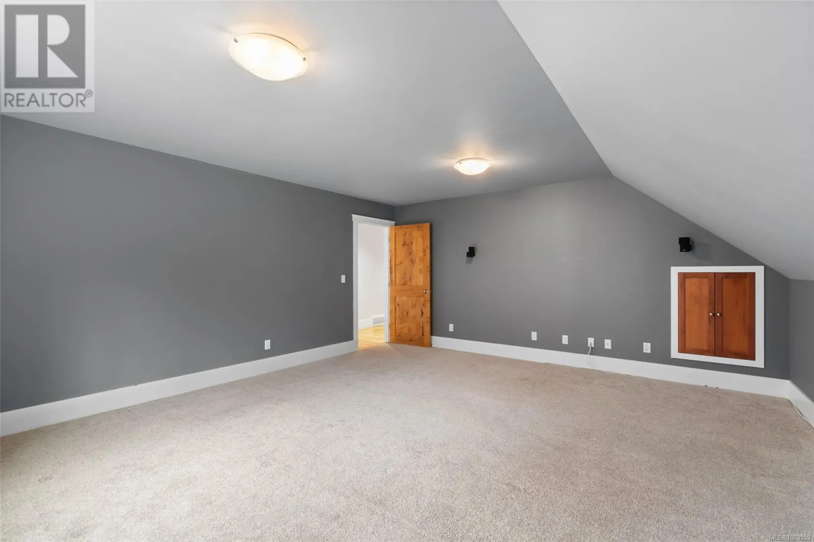 838 Rivers Edge Dr